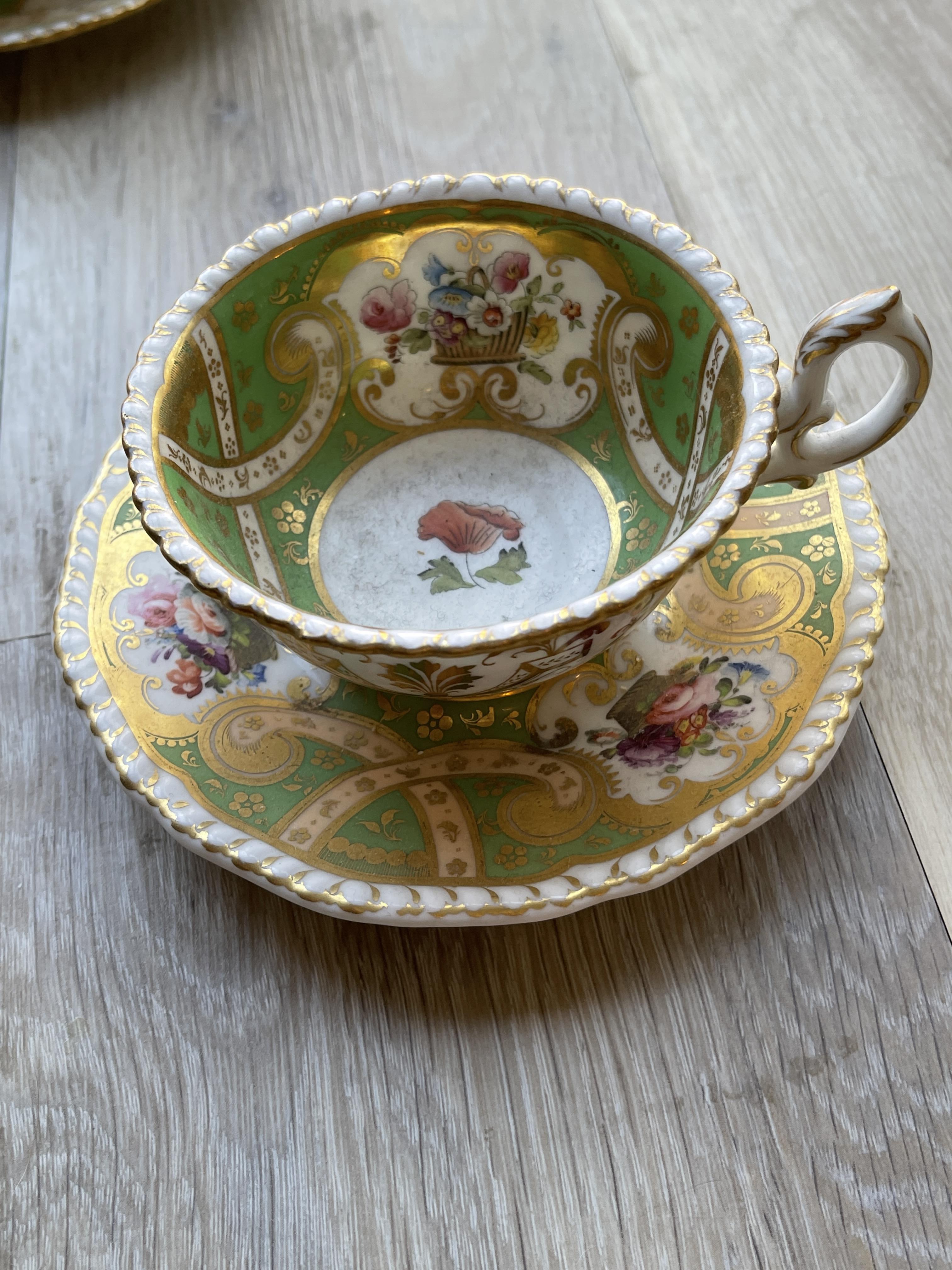 Four early 19th c cabinet cups and saucers. - Image 5 of 8