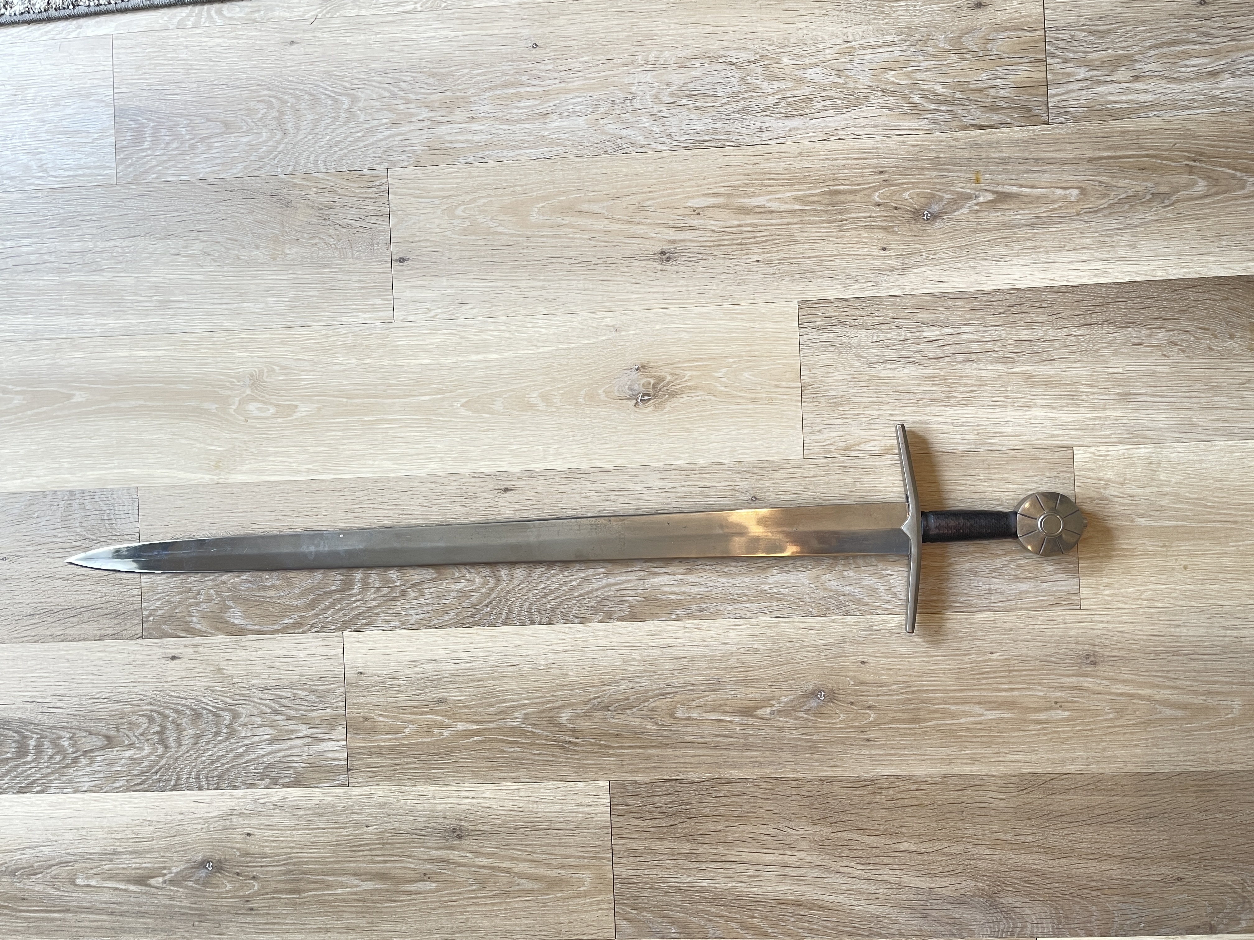 Mediaeval Style re-enactors short broadsword - Image 2 of 5