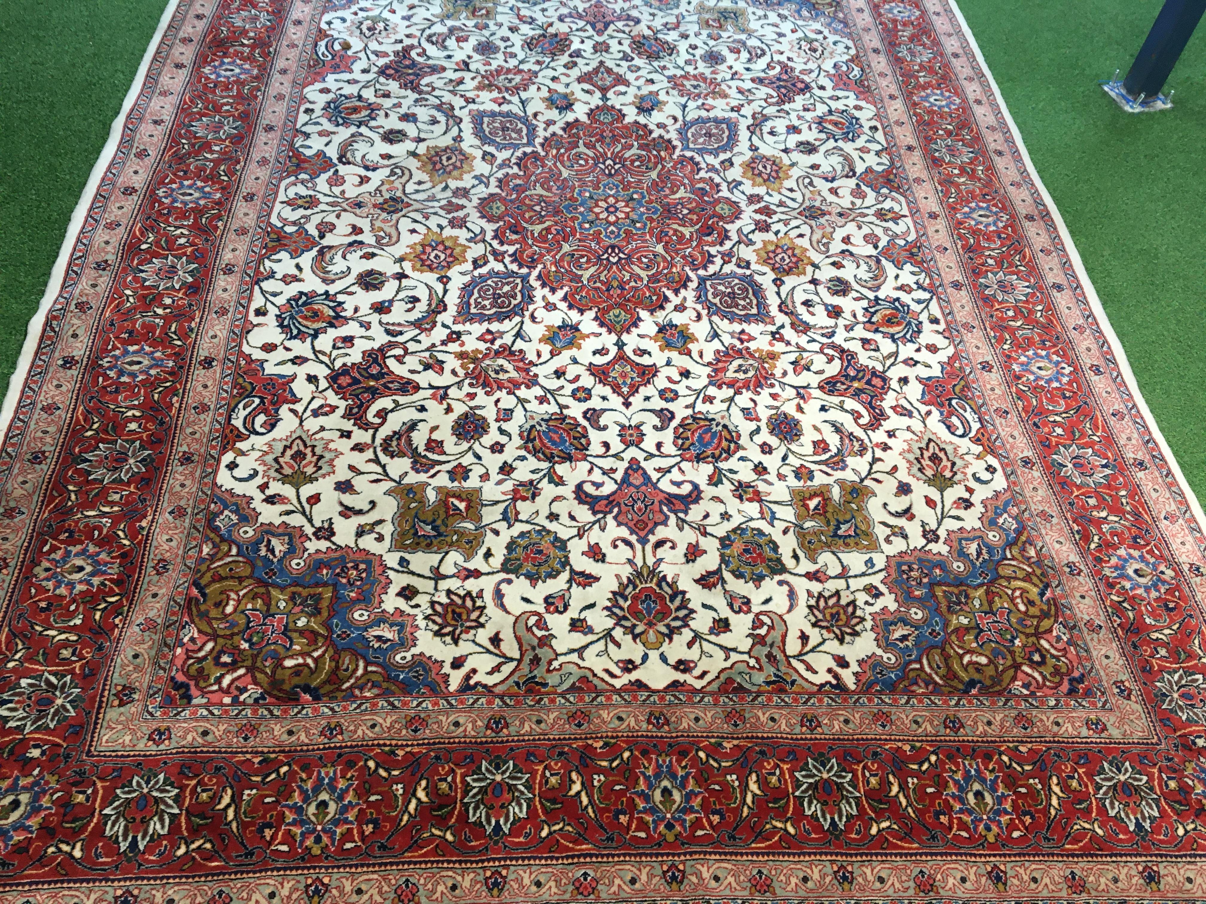 Large Persian rug - Image 2 of 3