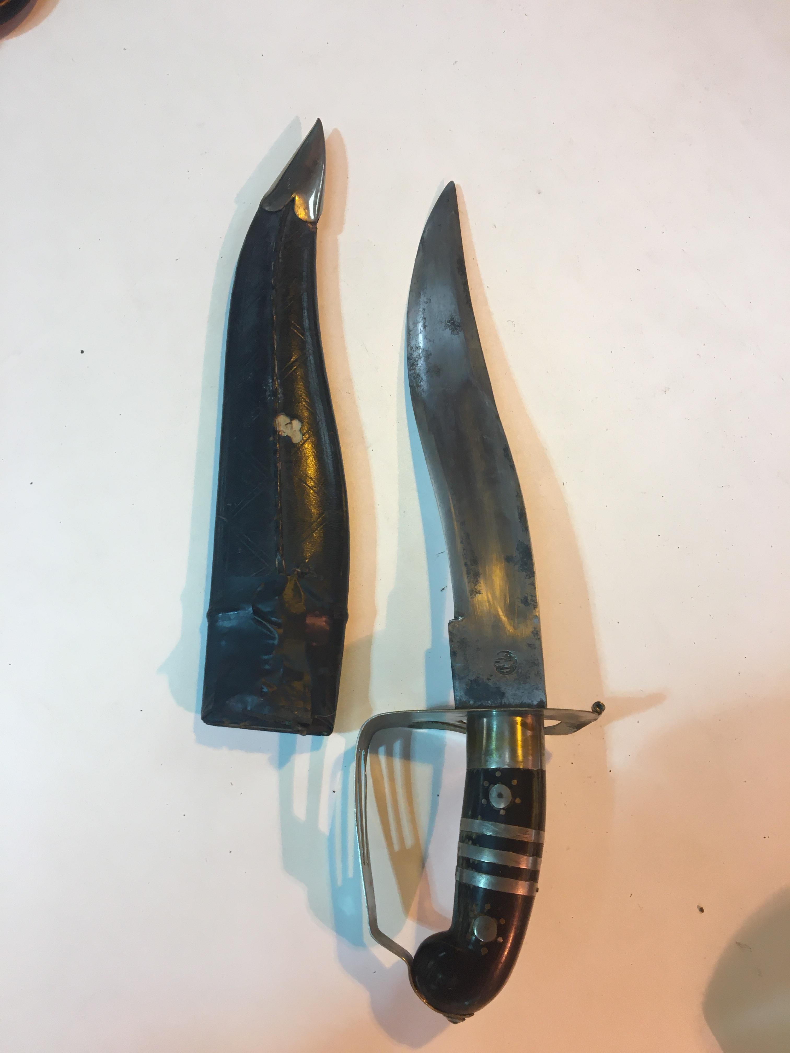 Vintage dagger and sheath - Image 4 of 4