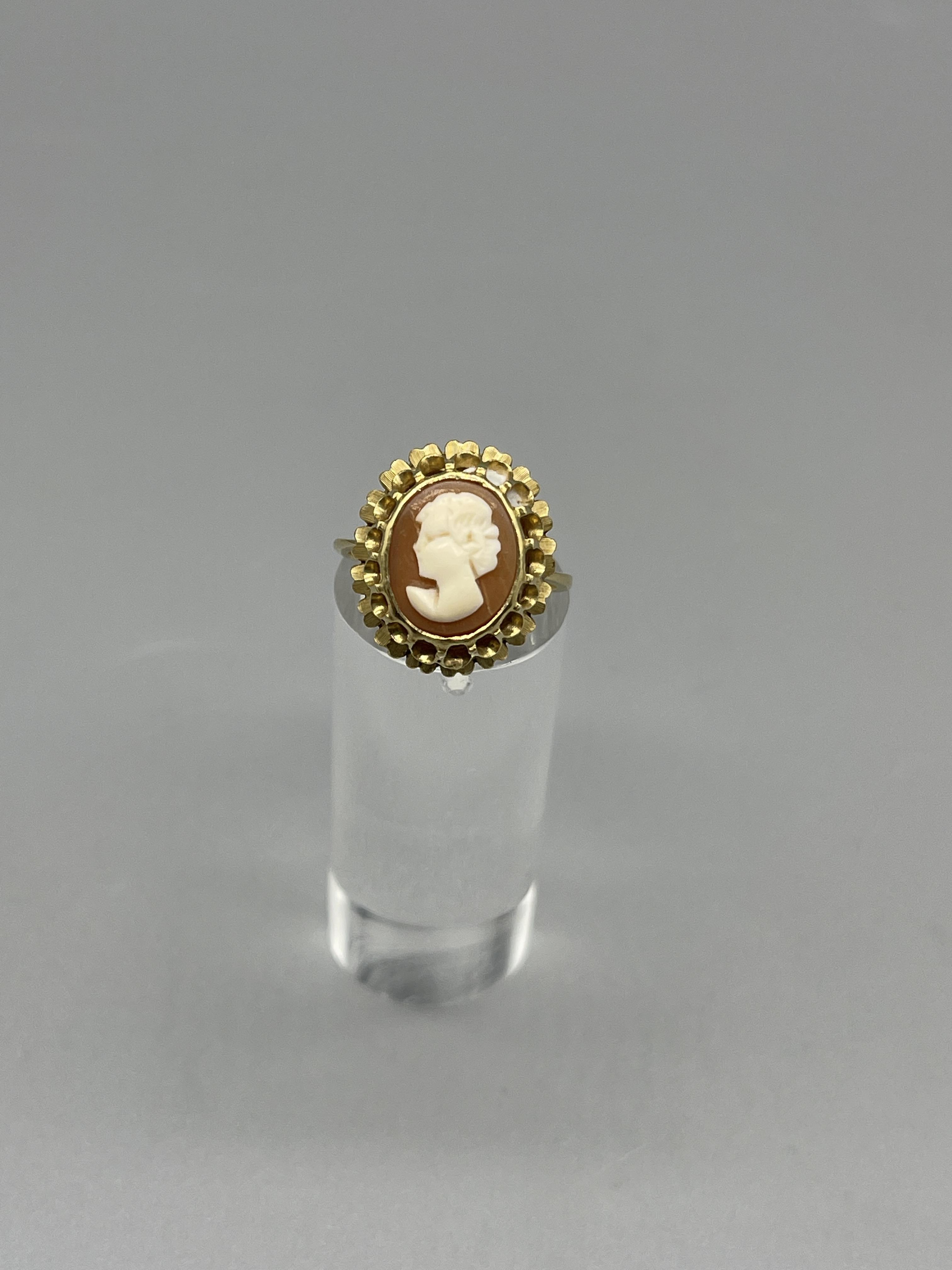 9ct cameo dress ring