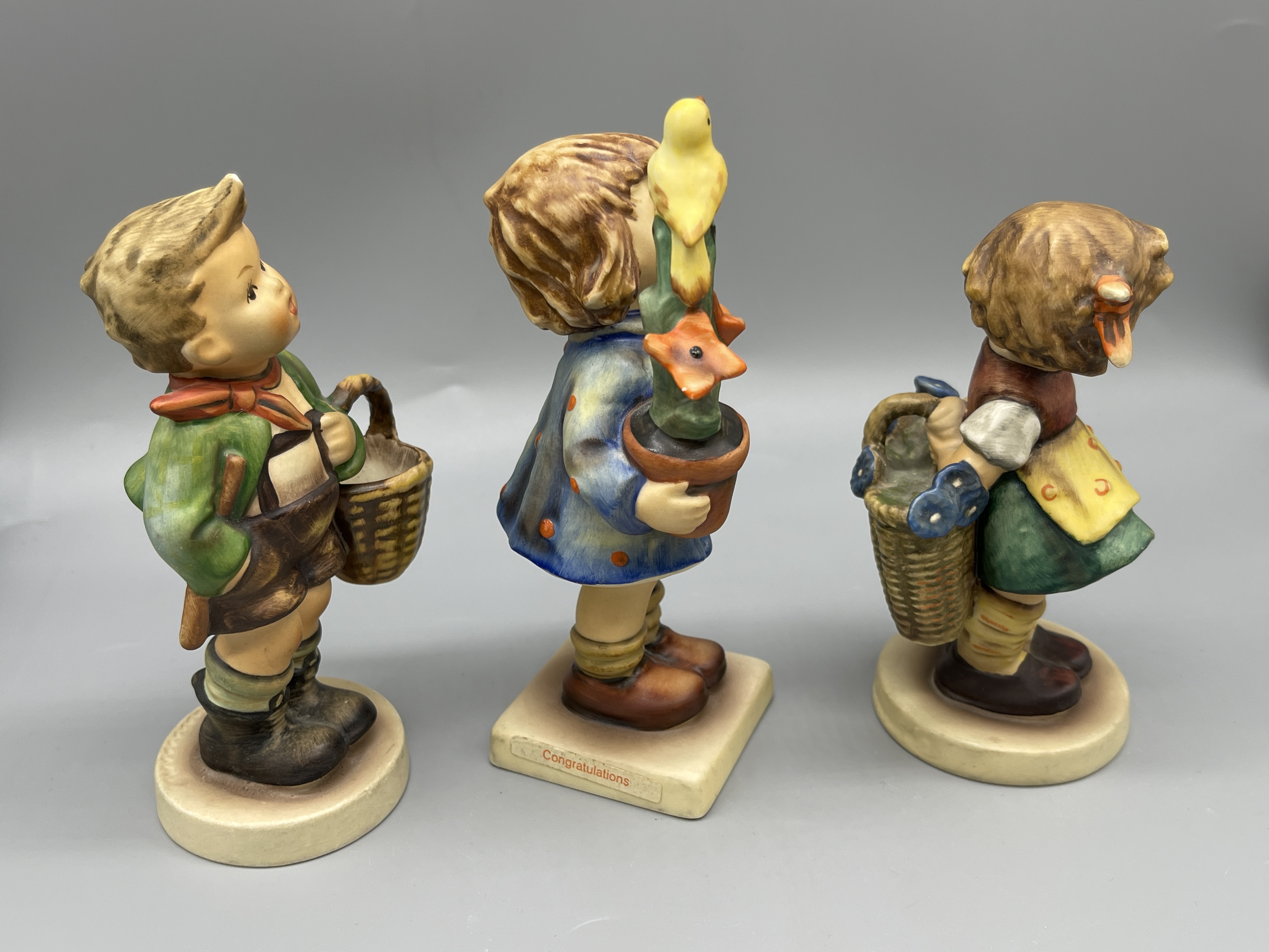 Two Nao figurines and three hummel figurines. - Image 11 of 12