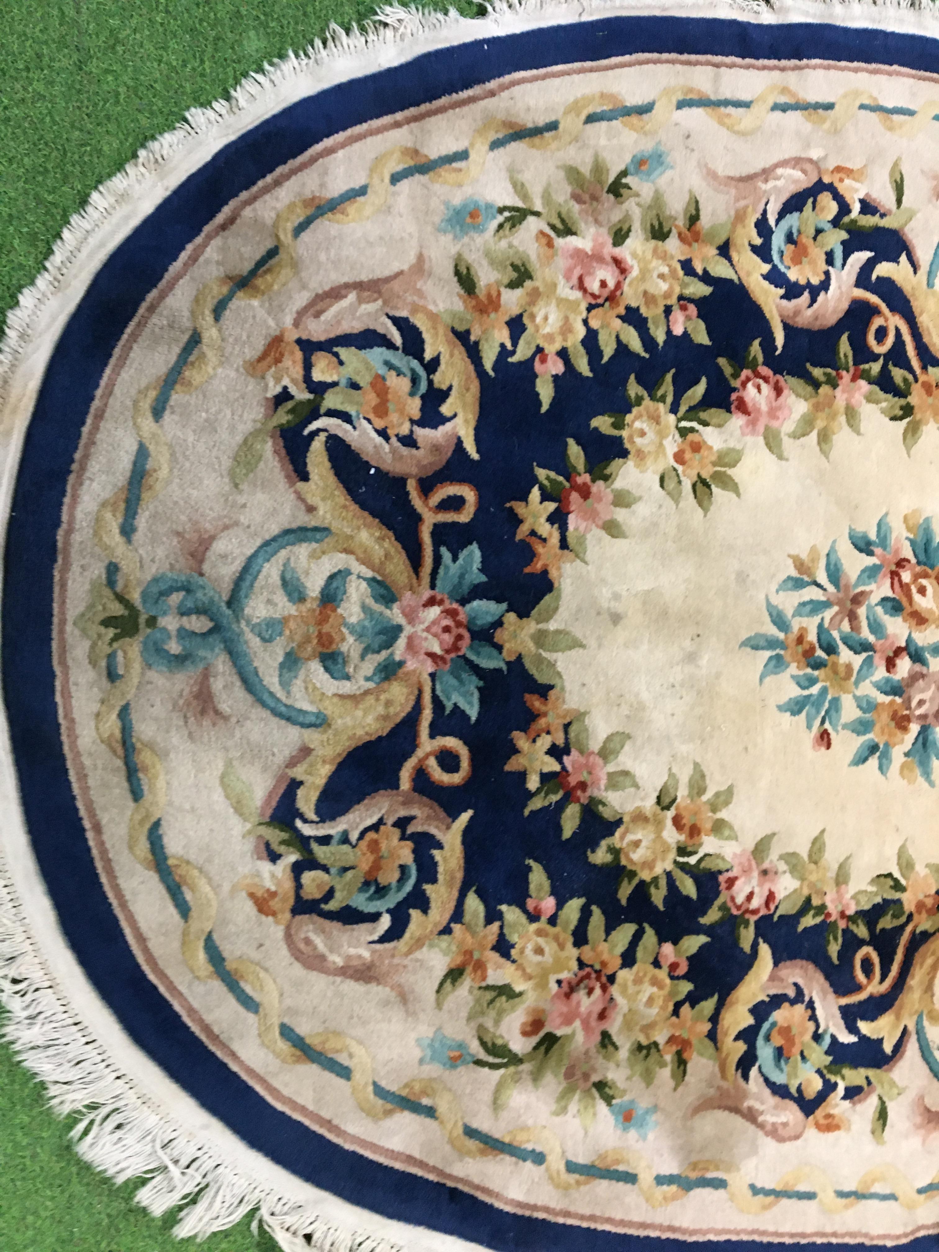 Oval floral rug - Image 2 of 4