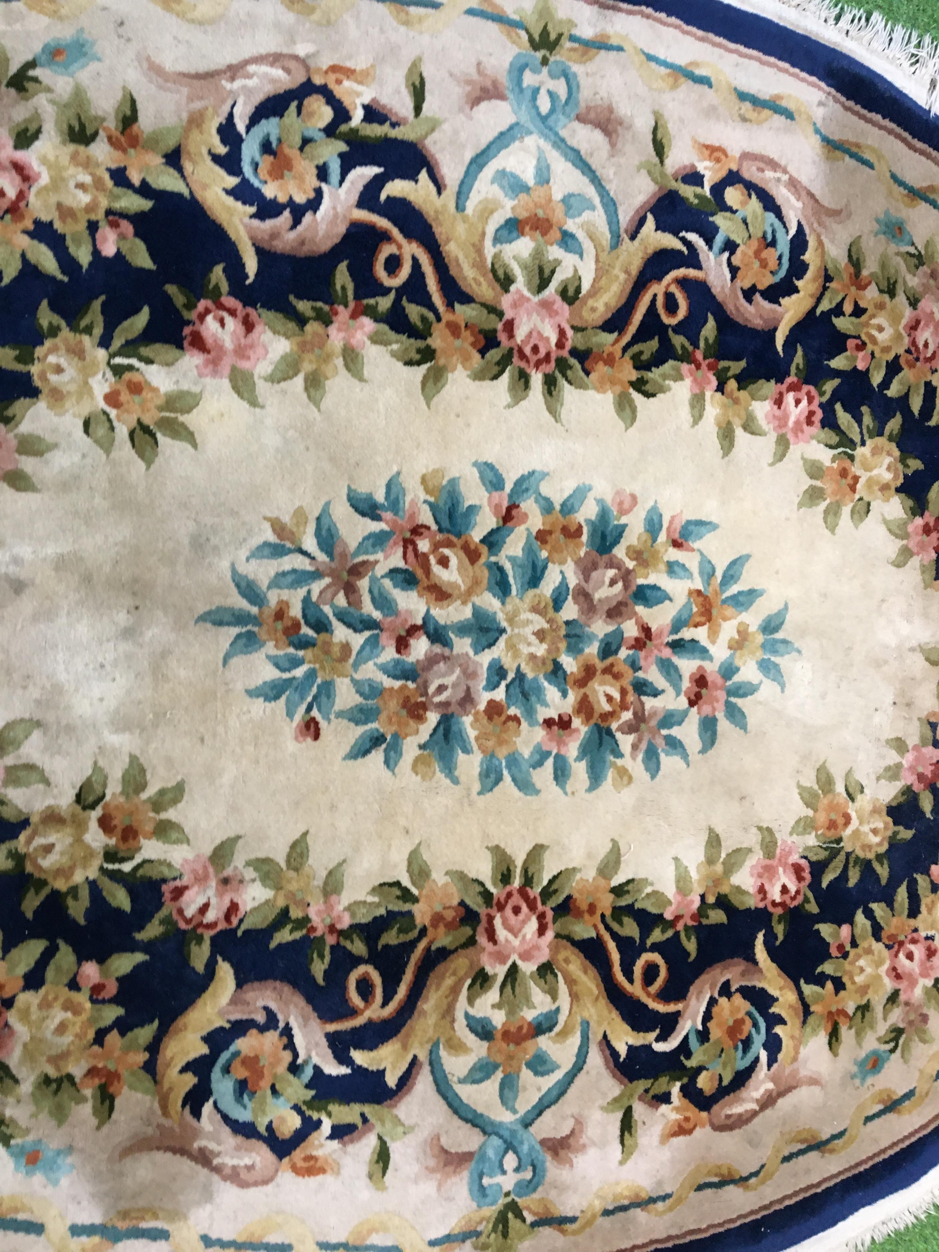 Oval floral rug - Image 3 of 4