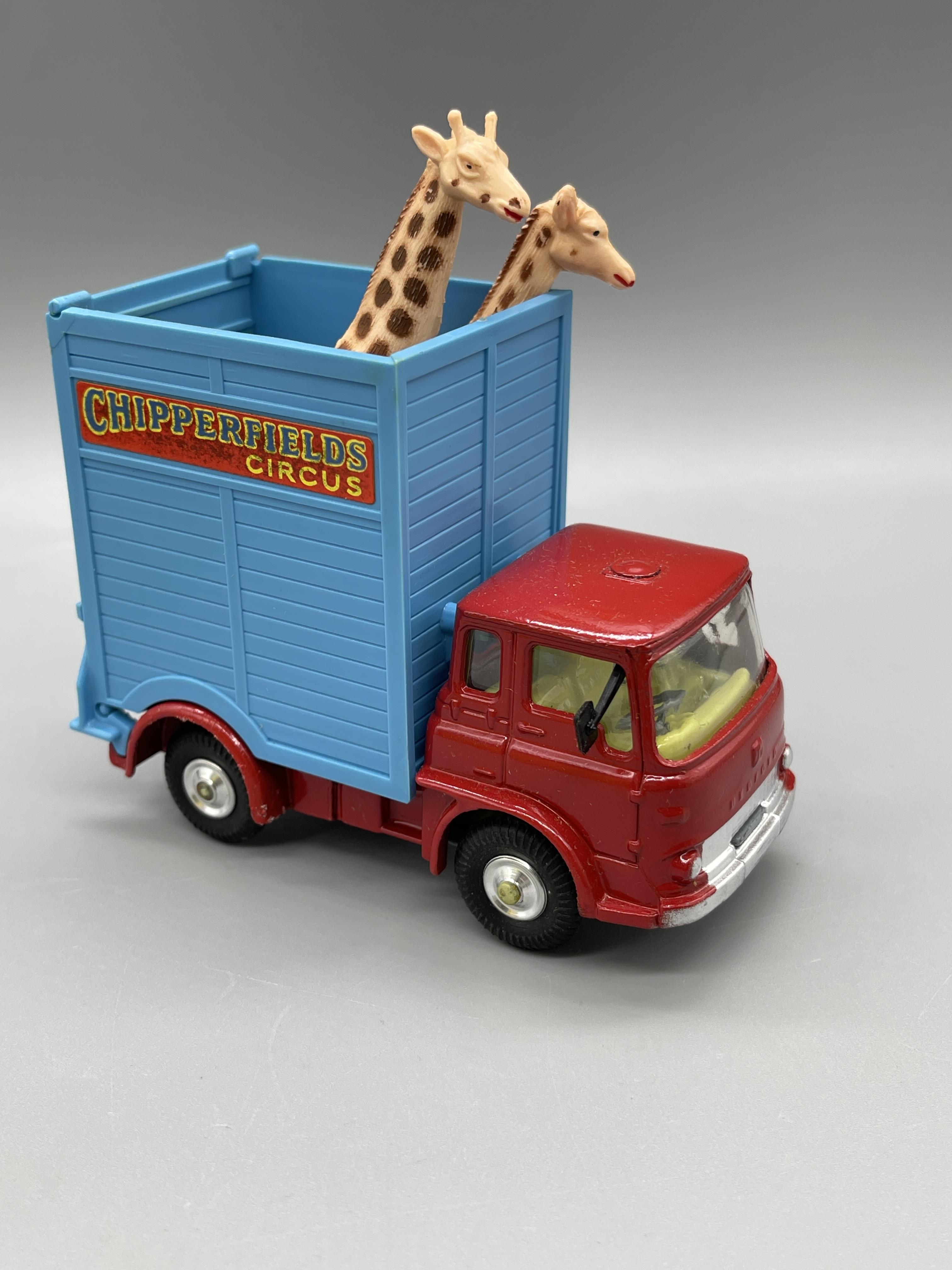 Boxed corgi 503 Chipperfield Giraffe circus van. - Image 5 of 8