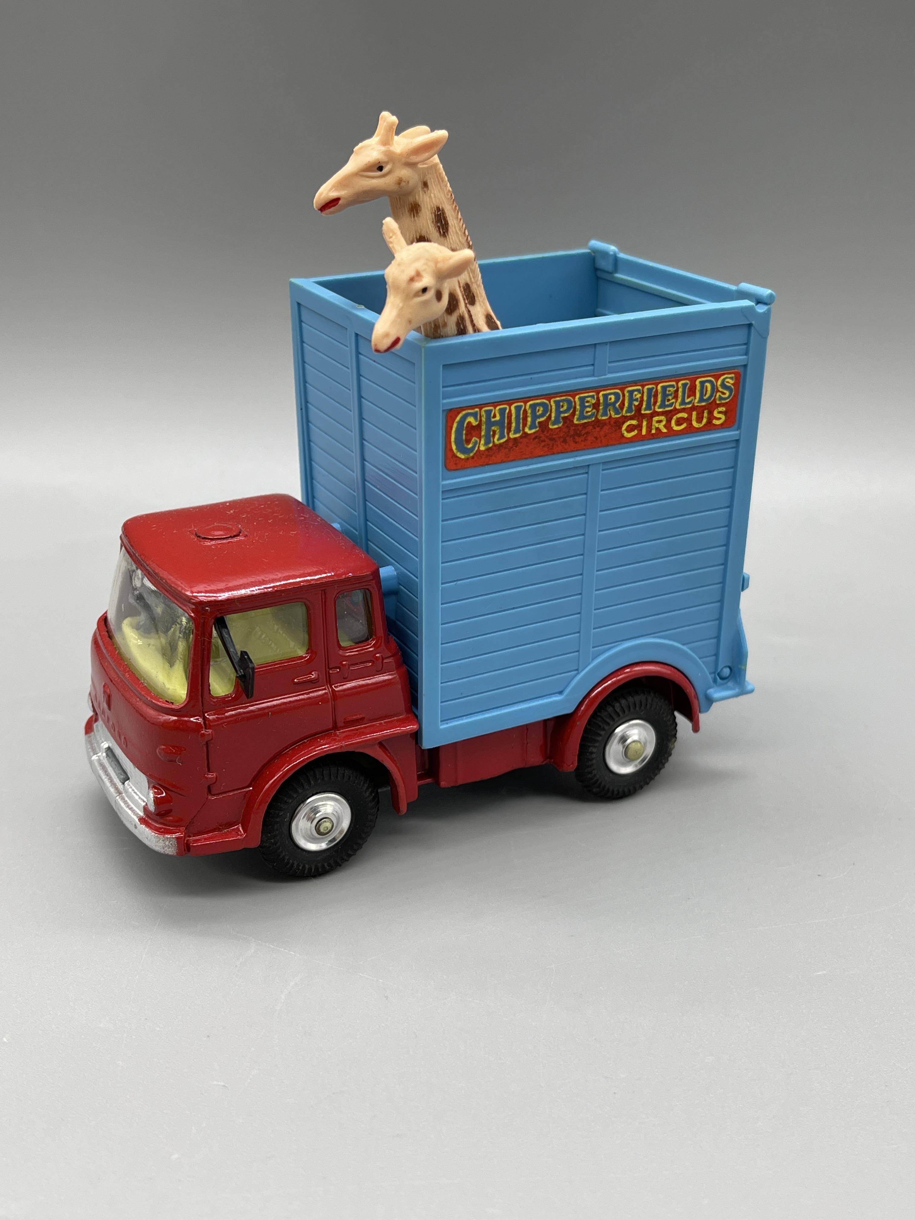Boxed corgi 503 Chipperfield Giraffe circus van. - Image 3 of 8