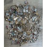 Quantity of dress jewellery