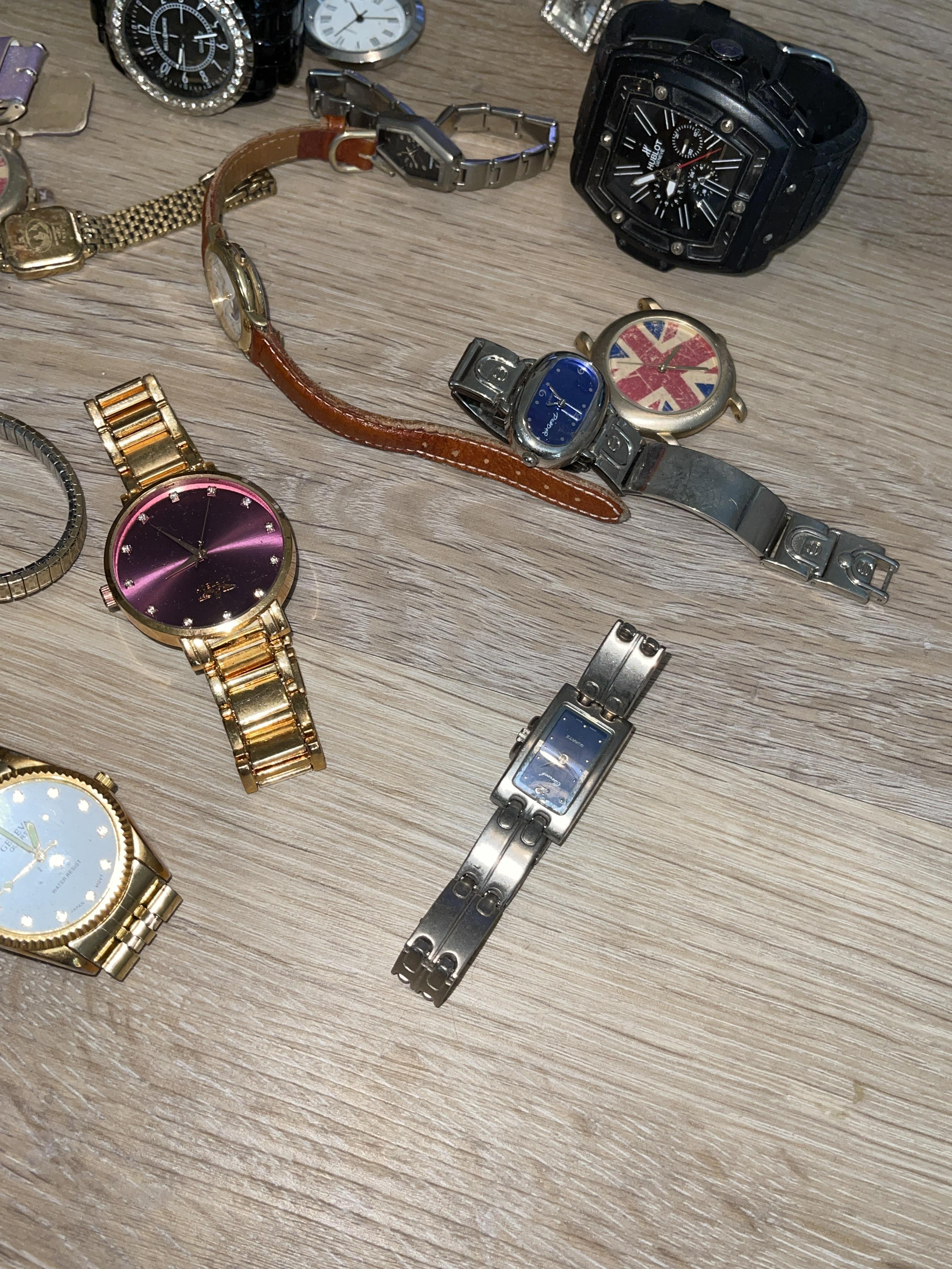 Quantity of watches - Image 9 of 10