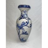 Large Qing dynasty Chinese blue and white decorate