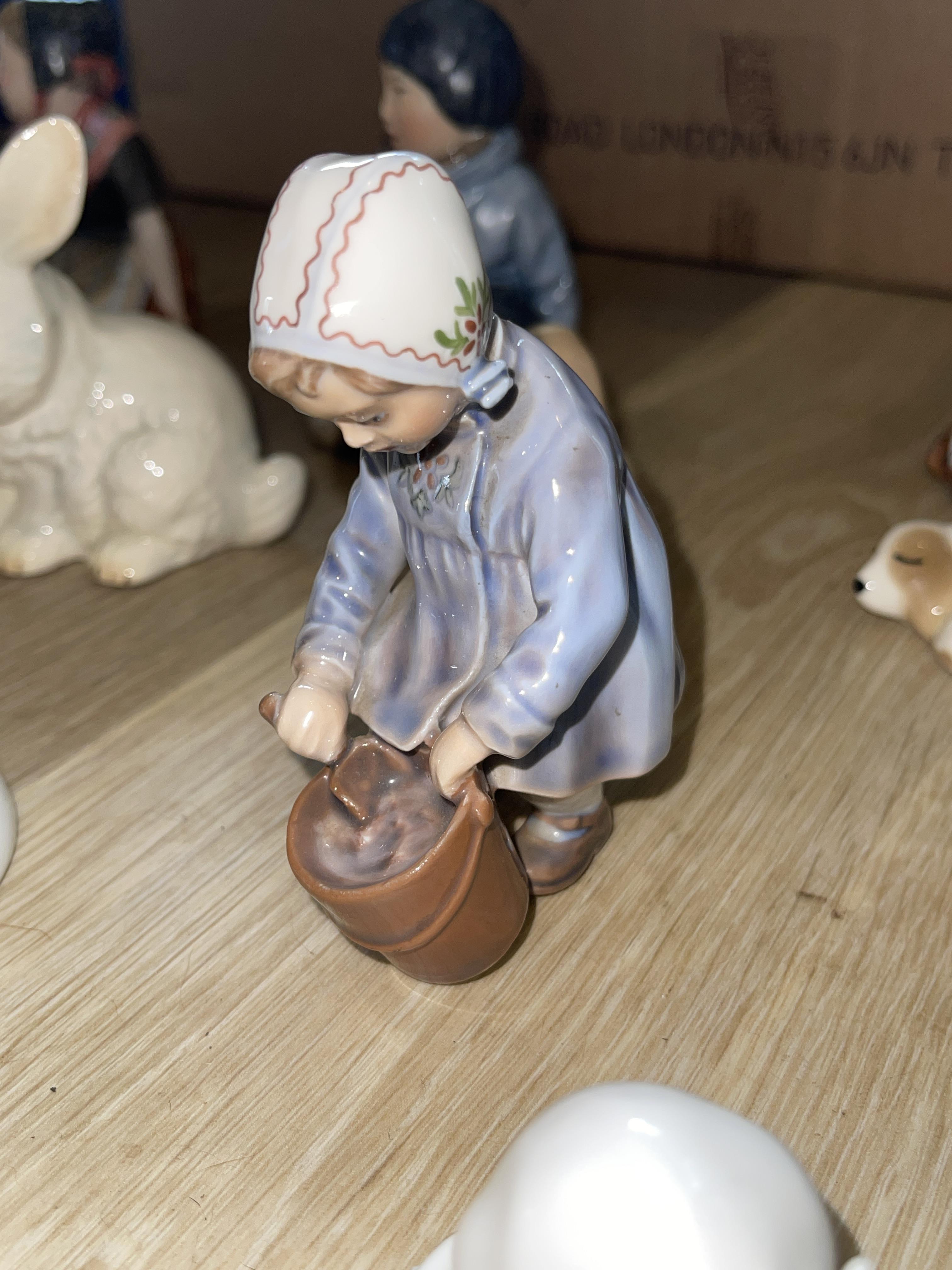 Thirteen Assorted Porcelain Figures to include Roy - Image 10 of 14