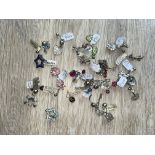 Quantity of dress jewellery, belly bars.