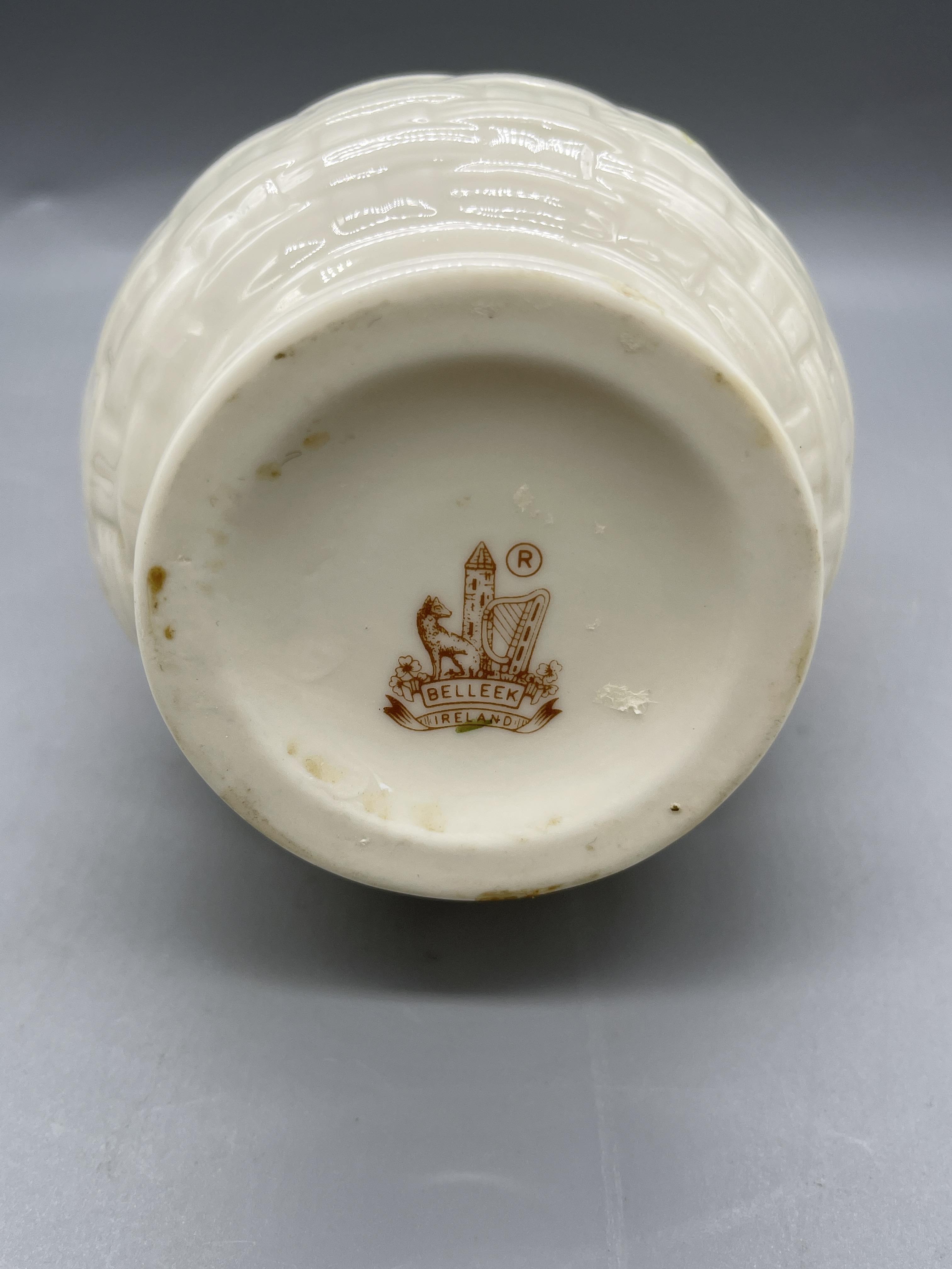 Belleek Clover Tea Pot and Vase Great condition, n - Image 18 of 18