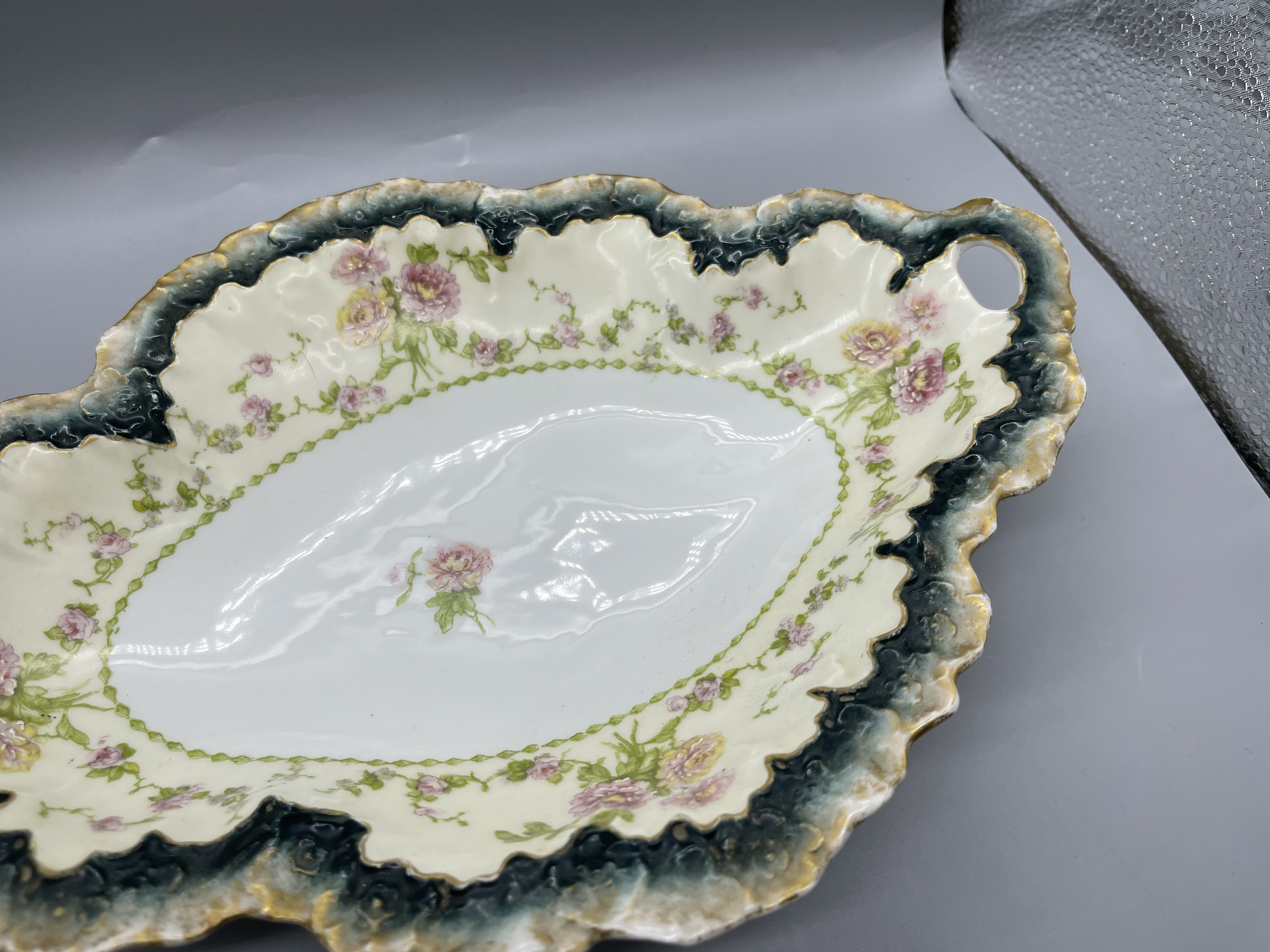 Limoges Fruit dish. no damage, good condition. - Image 4 of 8