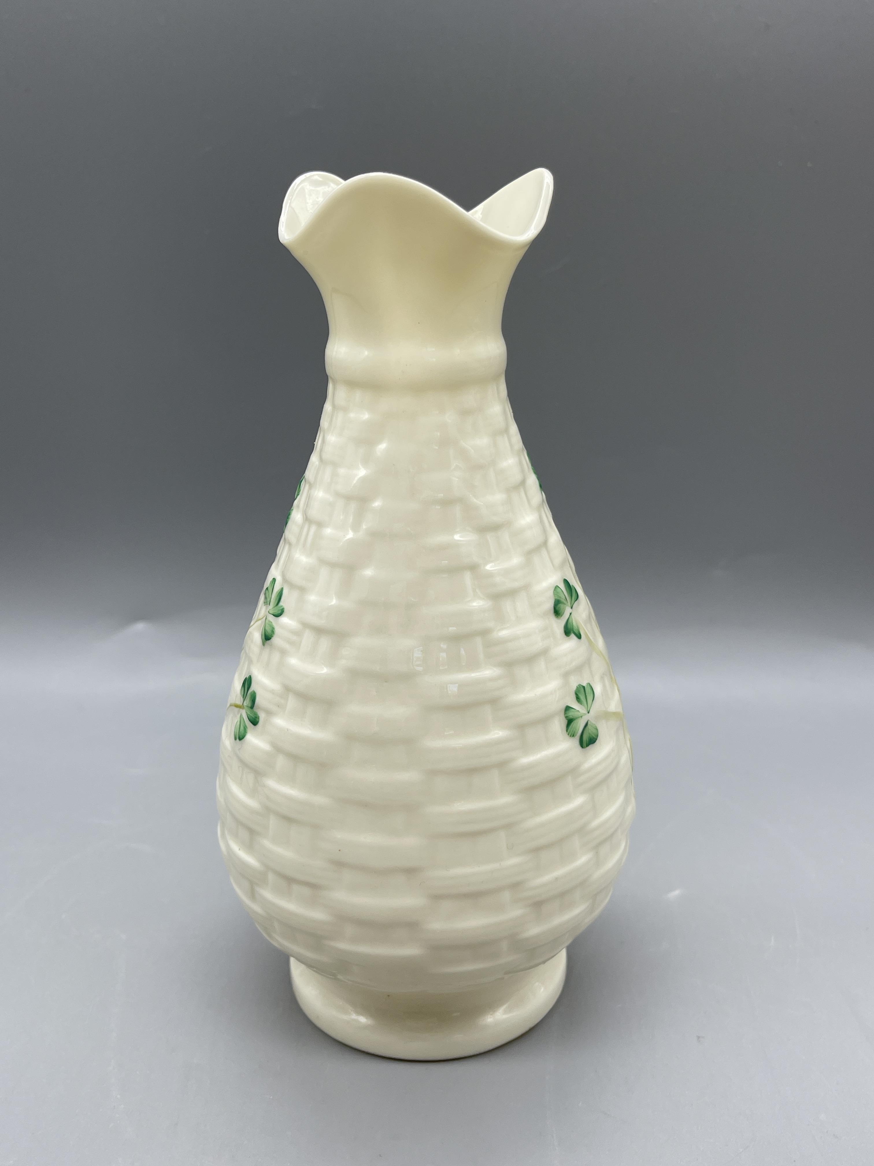 Belleek Clover Tea Pot and Vase Great condition, n - Image 16 of 18