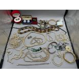 Quantity of Dress Jewellery to include Silver, Wed