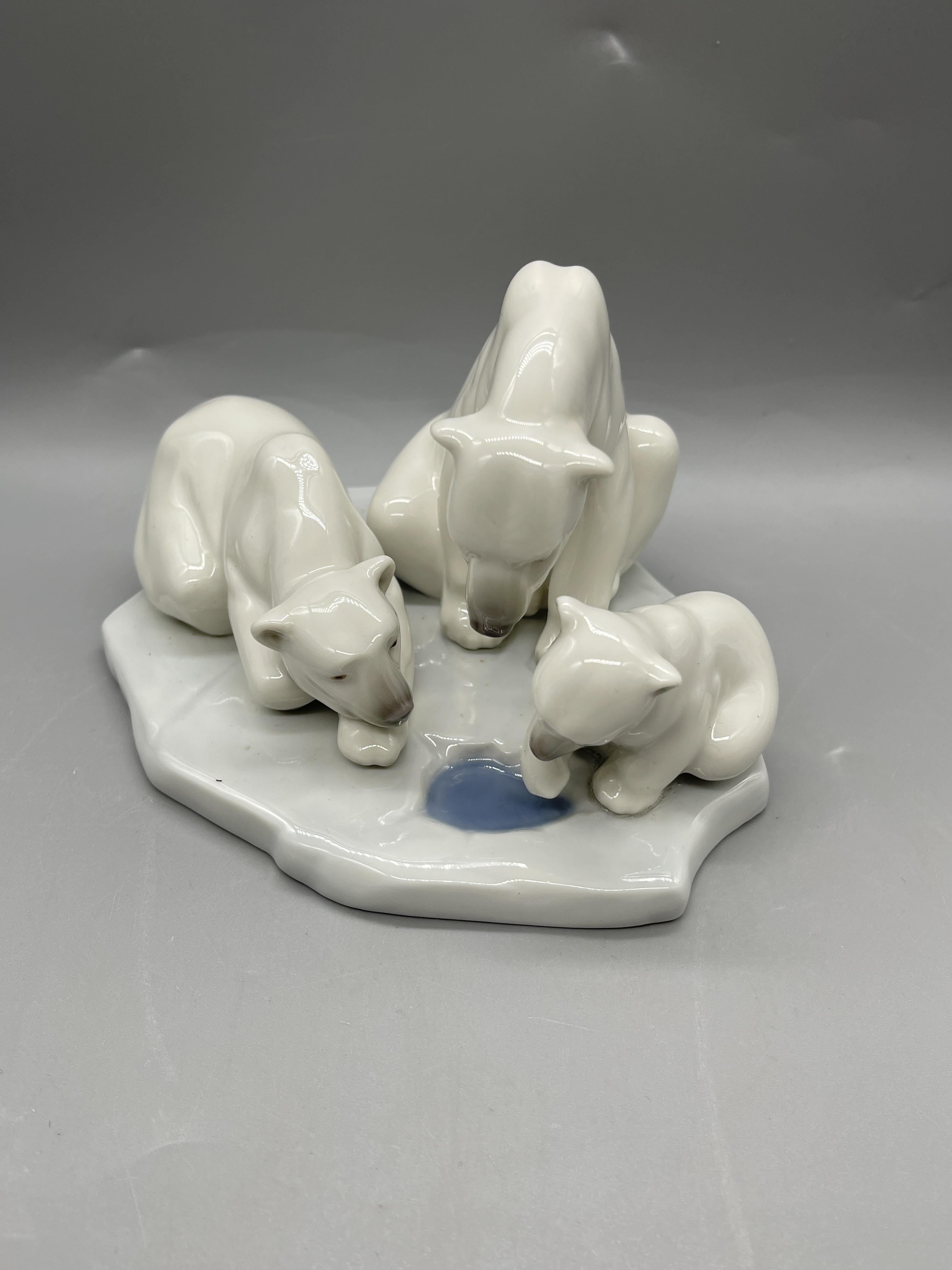 LLADRO 1443 Bearly Love Figurine-Polar Bears on Ic - Image 3 of 21