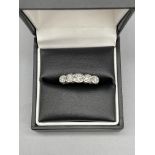 18ct five stone diamond mounted dress ring, 3.84g i