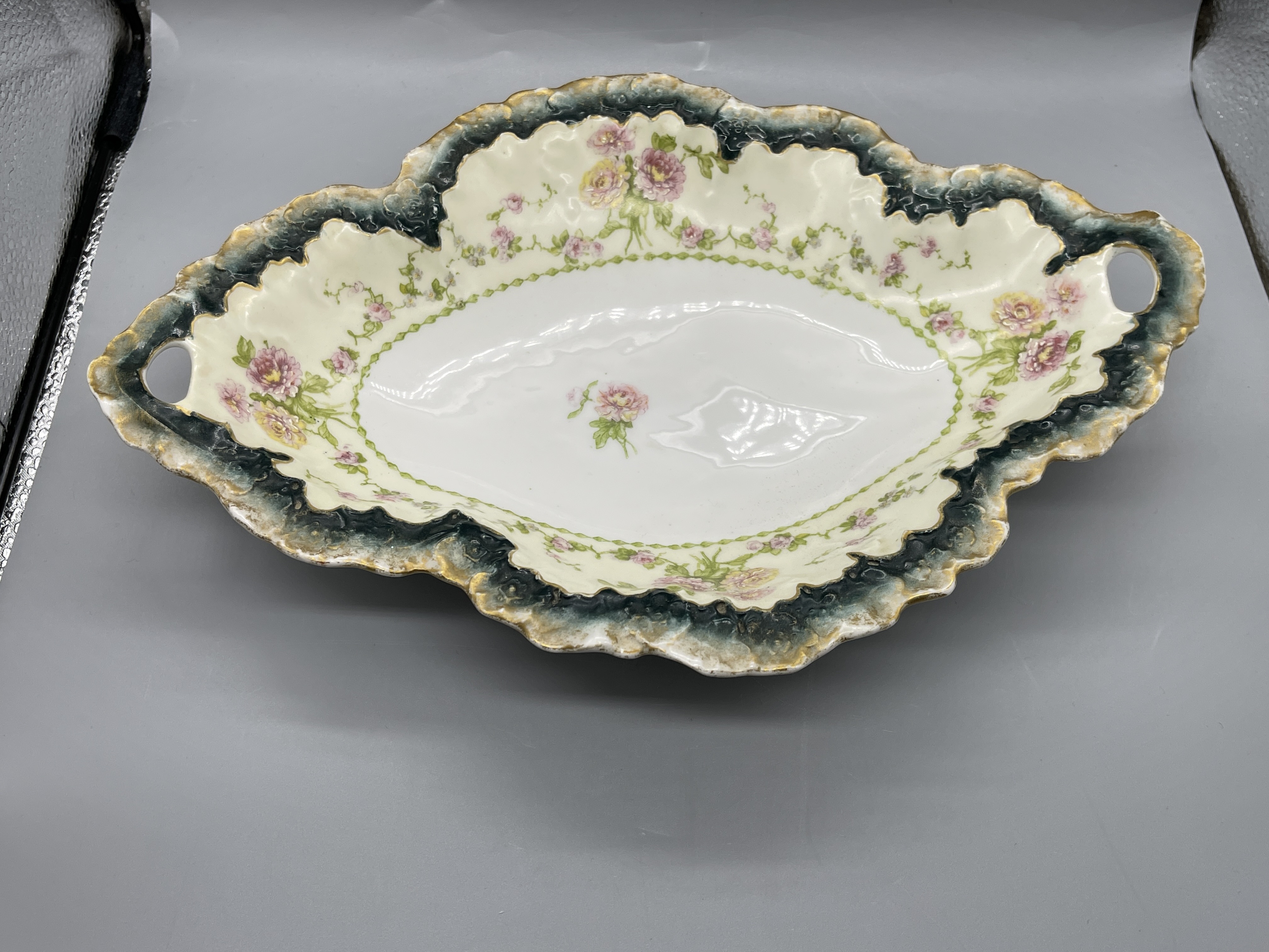 Limoges Fruit dish. no damage, good condition. - Image 7 of 8