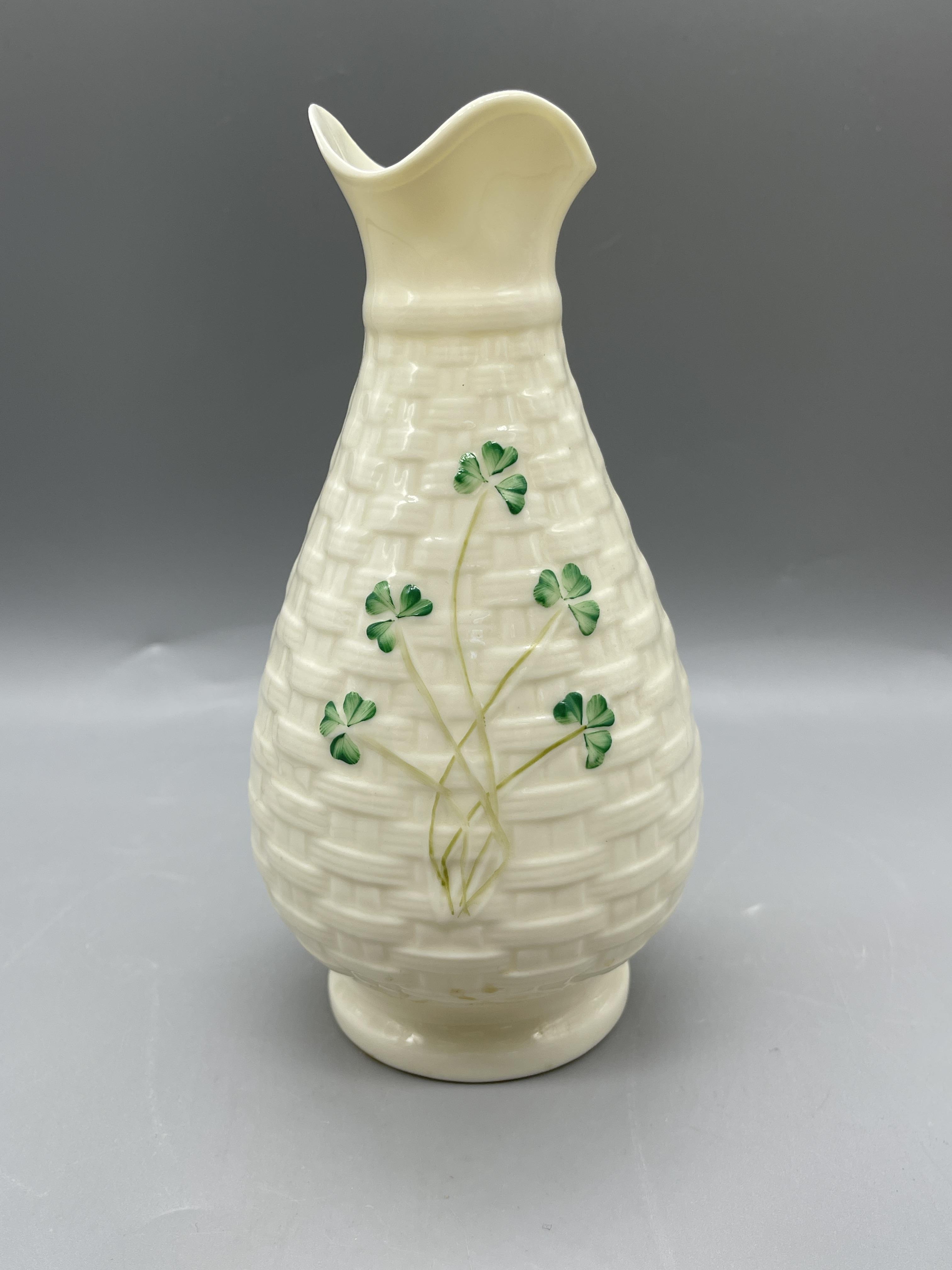 Belleek Clover Tea Pot and Vase Great condition, n - Image 13 of 18