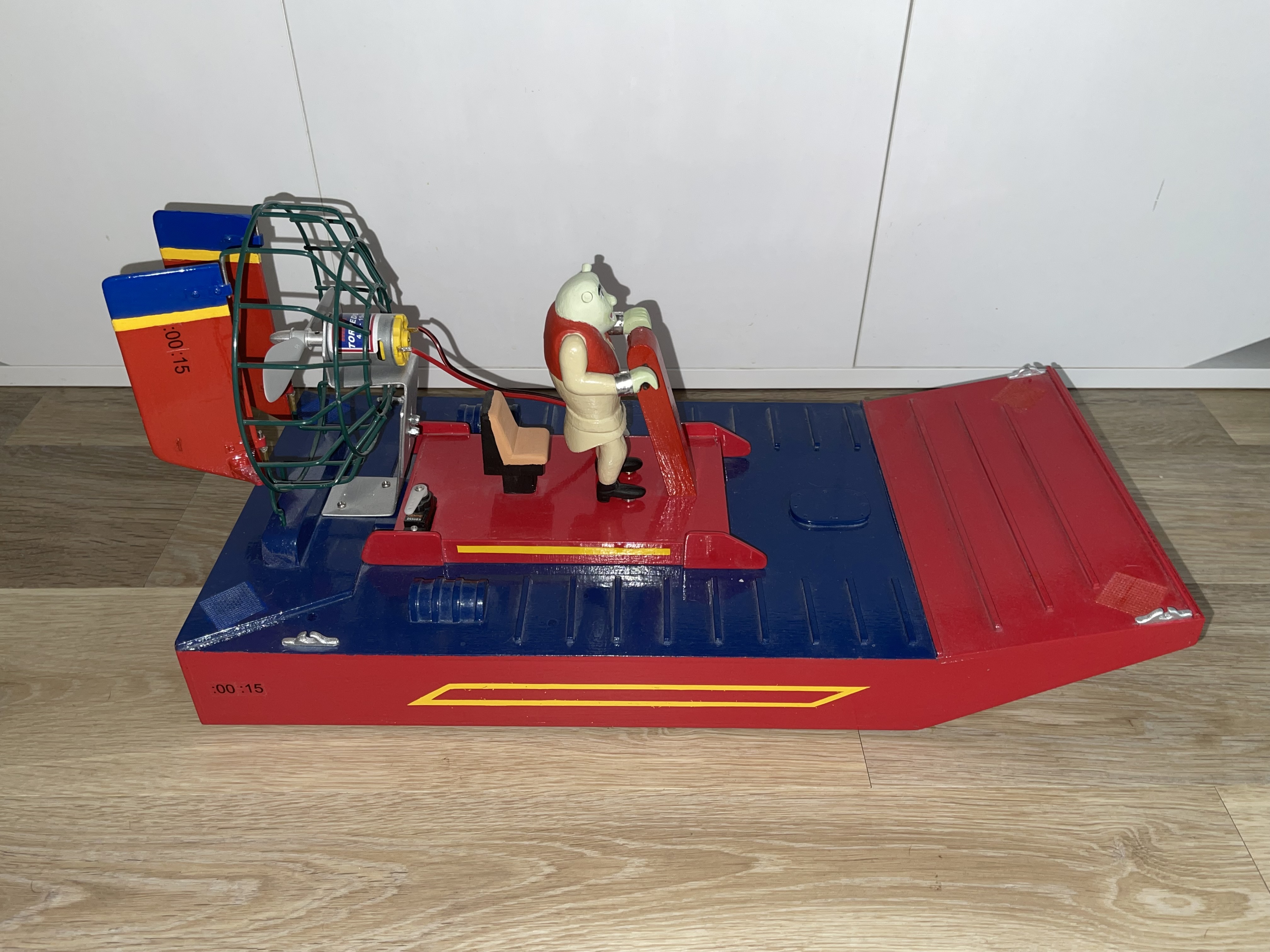 Vintage Wooden Hovercraft Toy - Image 4 of 8