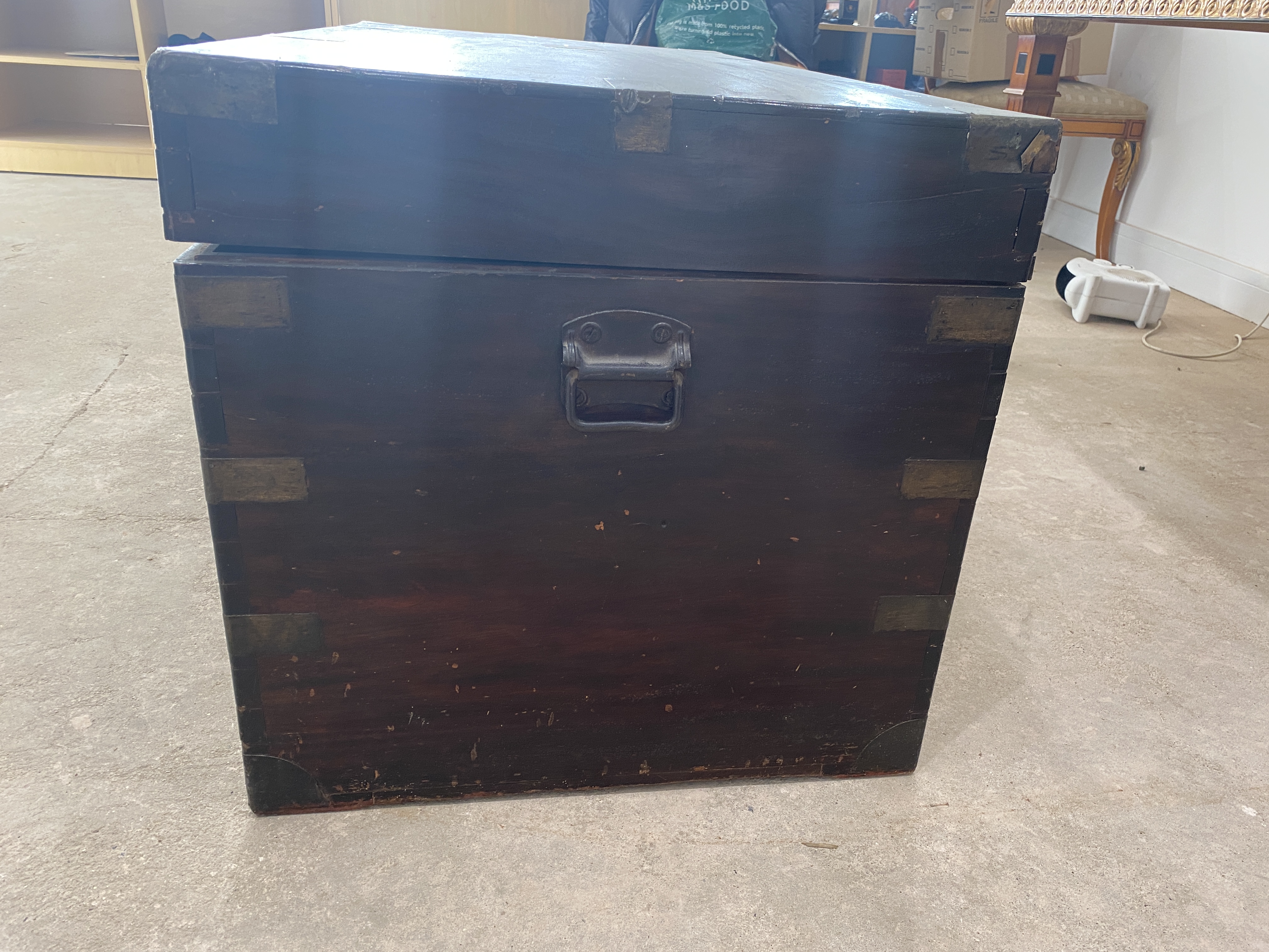 Very Large 19th Century Camper Wood Trunk. In grea - Image 4 of 14