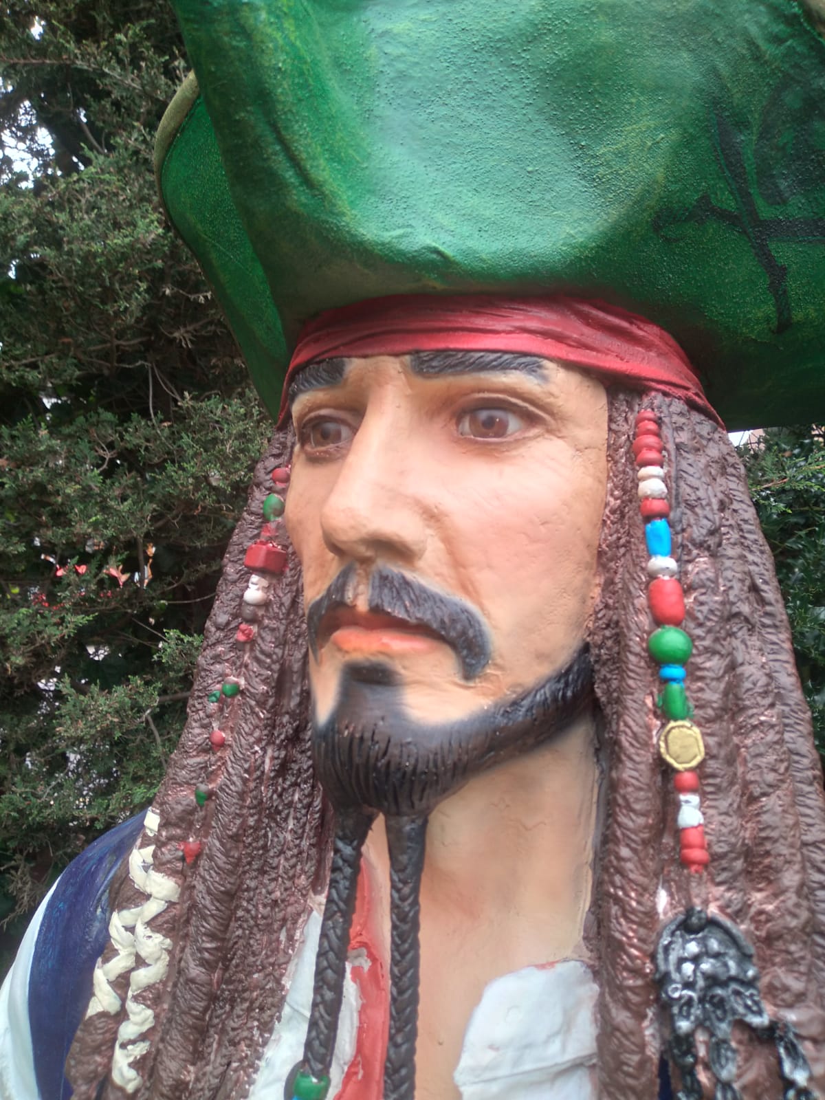 WITHDRAWN DUE TO DAMAGE IN TRANSIT Cinema - Statue of the Caribbean pirate Jack Sparr - Image 6 of 11