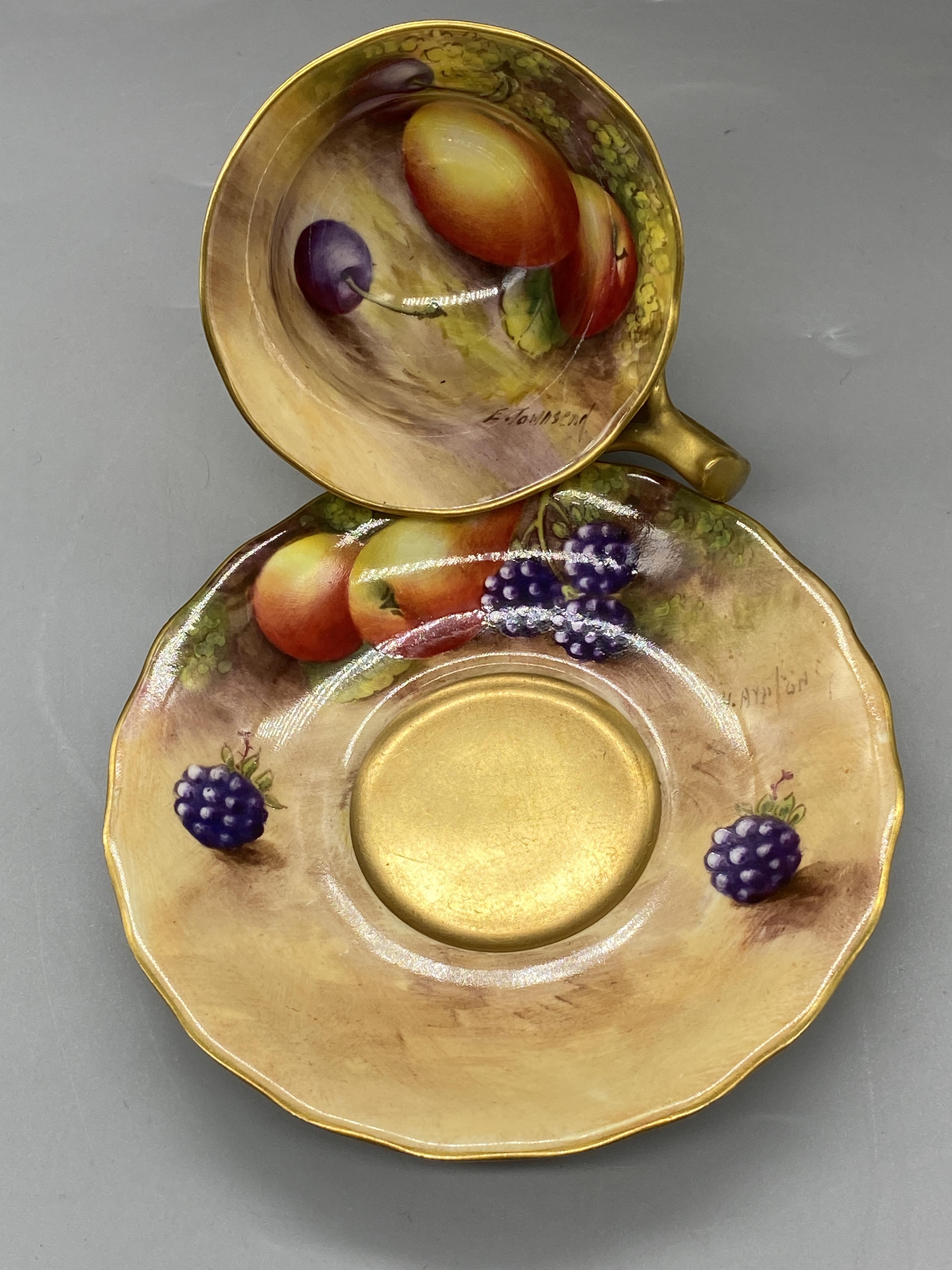 Fine Royal Worcester Cabinet Cups and Saucers Grea - Image 5 of 6