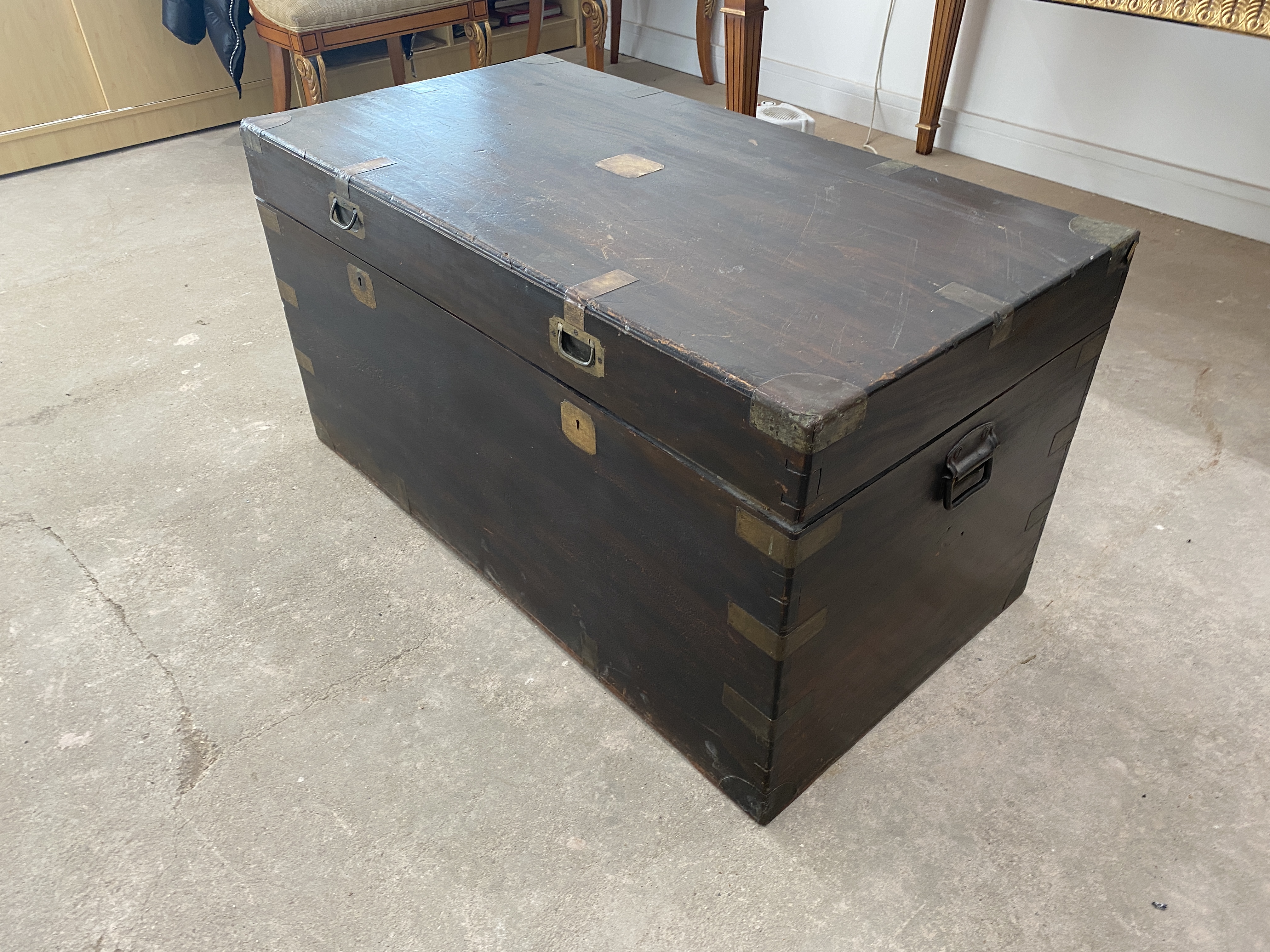 Very Large 19th Century Camper Wood Trunk. In grea - Image 3 of 14