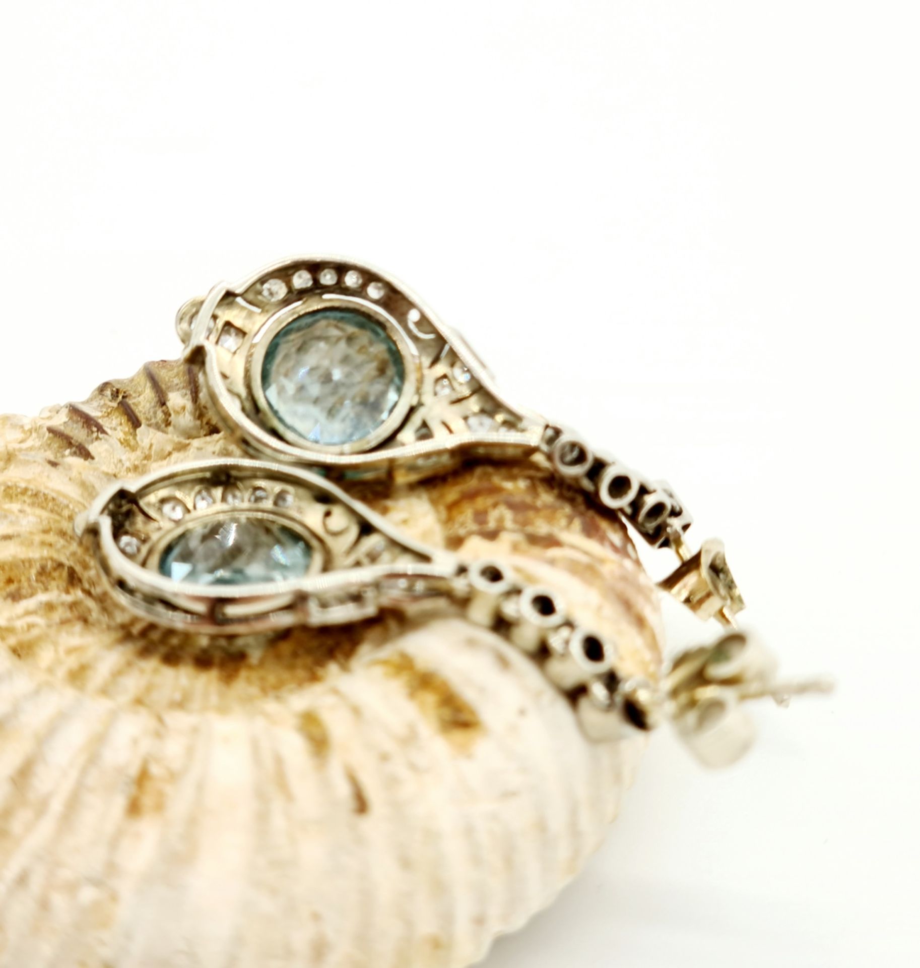 Ohranhänger , Weissgold, besetzt mit Diamanten und großen Aquamarinen, Aquama - Image 4 of 4