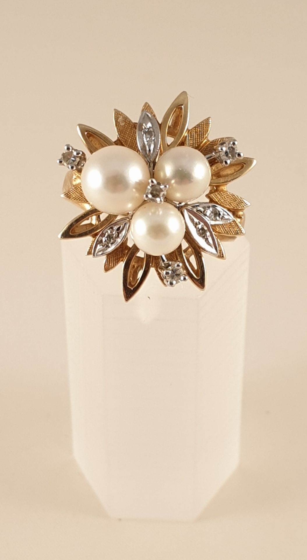 Diamant Perlen Ring , Gold 585 , besetzt mit drei Zuchtperlen und Diamanten zus