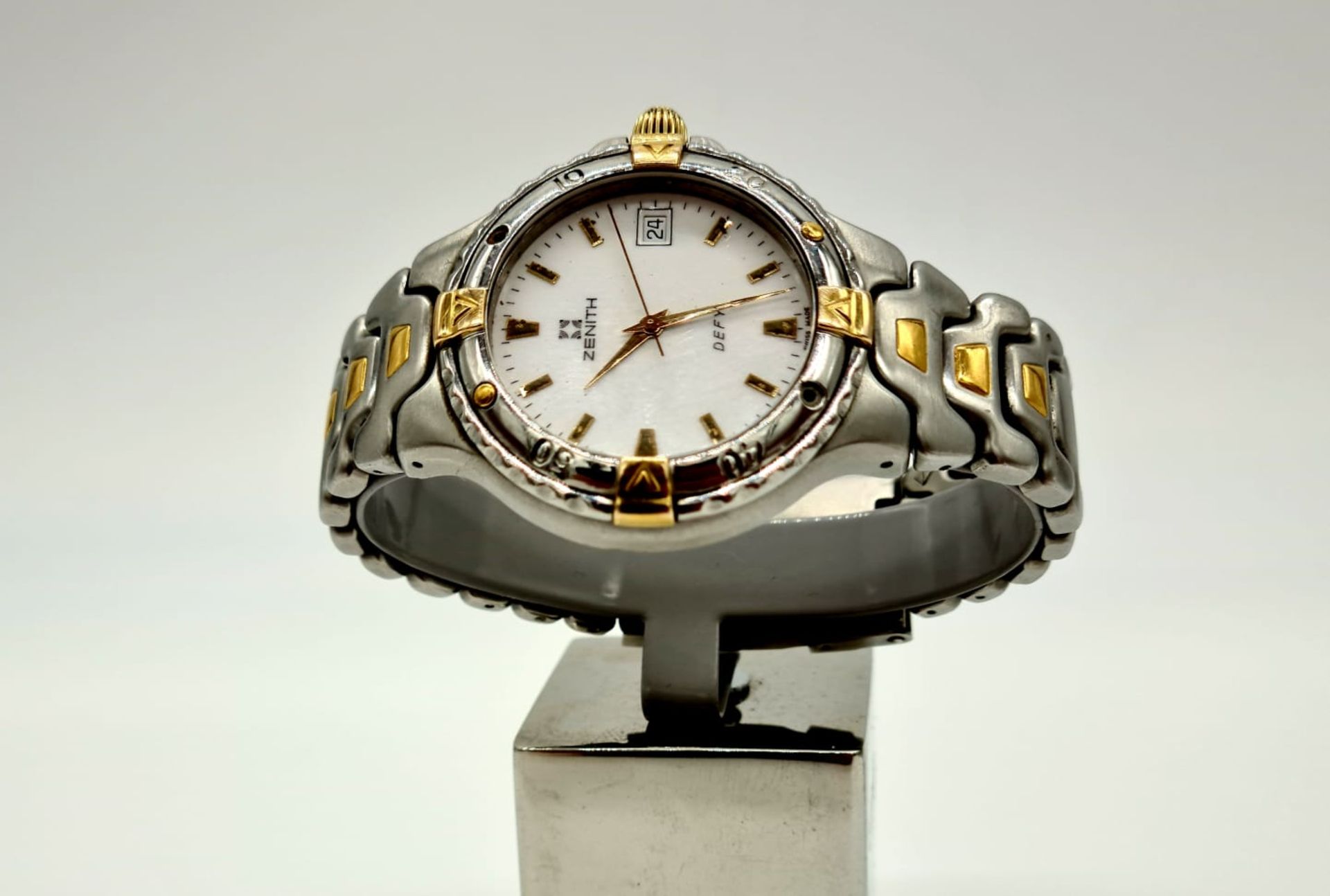 Zenith Defy Herrenarmbanduhr, Quartz, Gehäuse und Armband Stahl/Gold, Ref. 59.2100.226, Gehäusedurc - Image 4 of 4