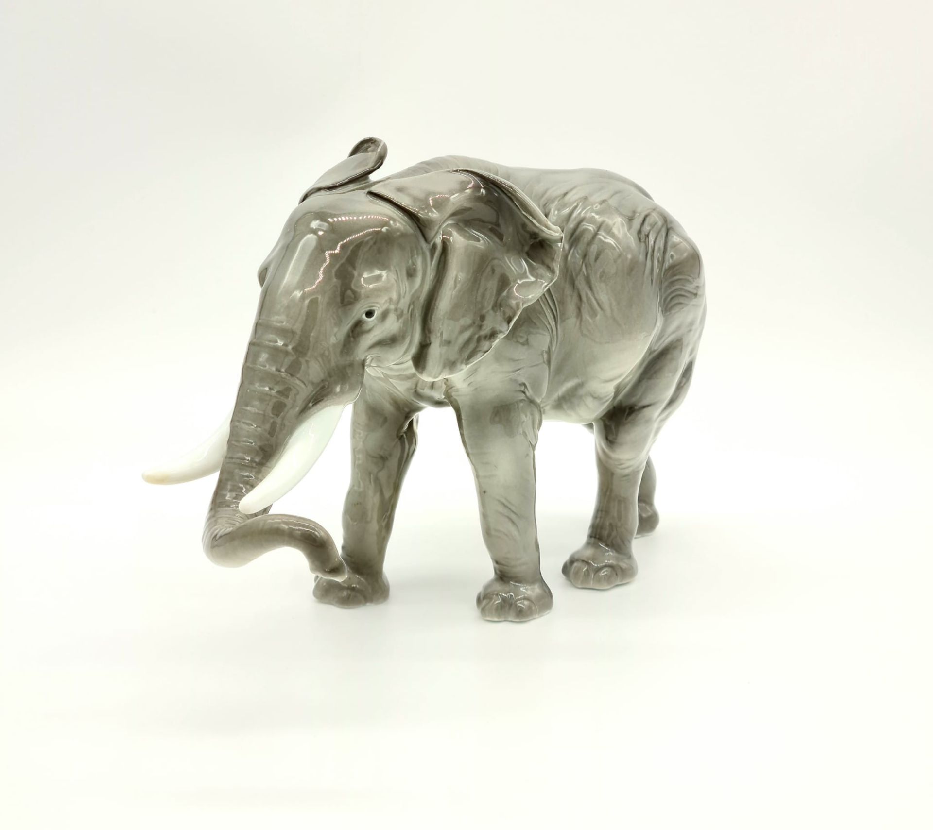 Karl Ens Volkstedt, Großer Elefant, Porzellan, Größe: ca.27x18 cm,