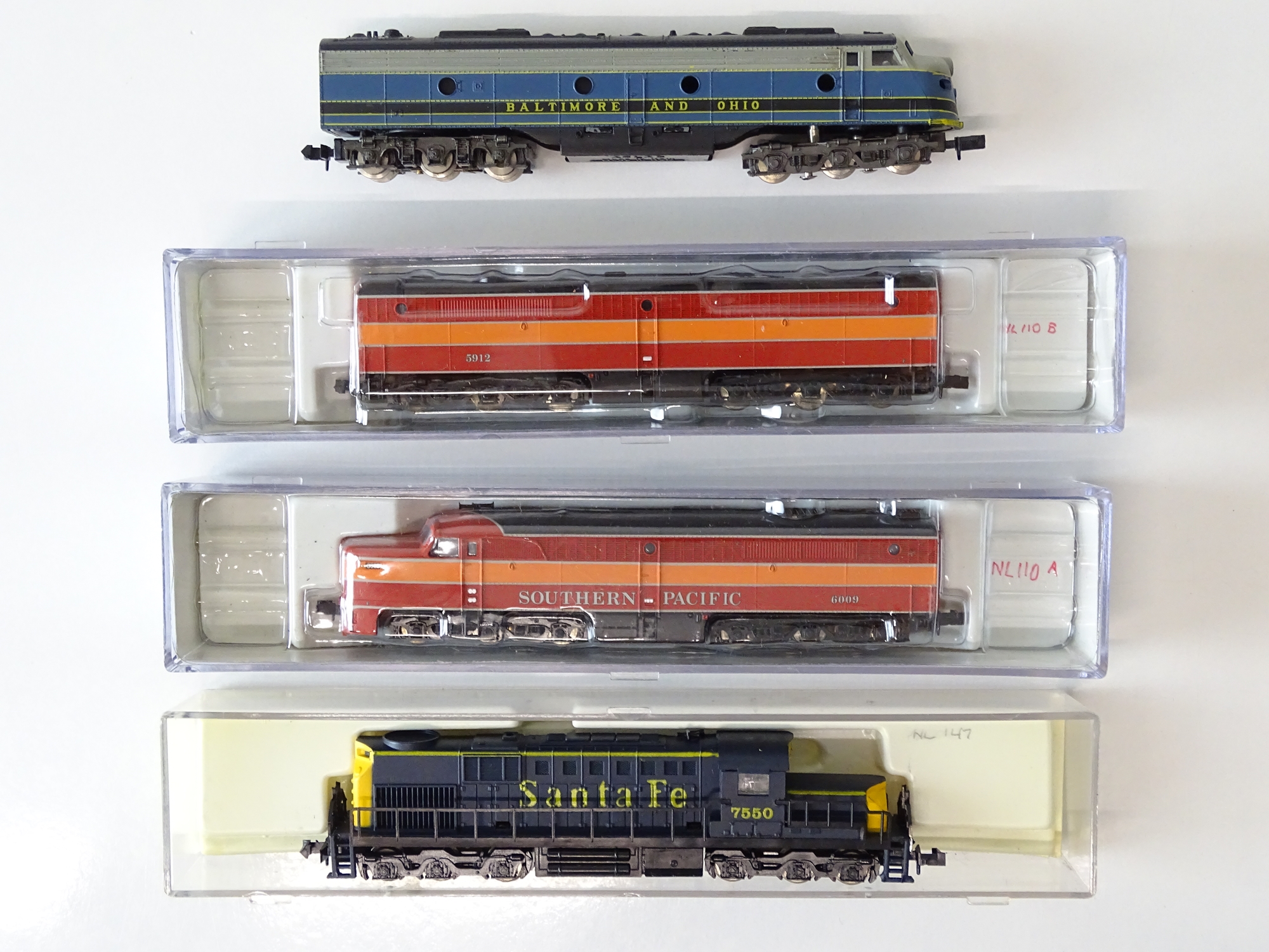 A mixed group of American Outline N Gauge diesel locomotives by LIFE-LIKE and others - G/VG in F/G