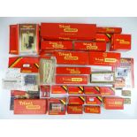 A quantity of OO Gauge accessories and building kits by TRI-ANG, HORNBY and others - G in F/G