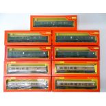 A group of OO Gauge mixed boxed coaches by TRI-ANG and HORNBY - VG in G/VG boxes (9)