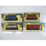 A group of mixed rarer WRENN wagons as lotted - G/VG in G boxes (4)