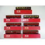 A group of HORNBY DUBLO Super Detail 2-rail coaches comprising 4036 and 4037 Pullman cars and 5 x