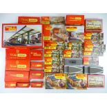 A large quantity of TRI-ANG/HORNBY OO Gauge station, platform and engine shed kits - G/VG in G boxes