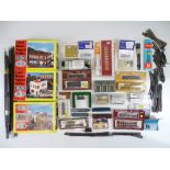 A large quantity of N Gauge kits, track and accessories by various manufacturers - G in G boxes (