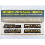 A WRENN WP100 Pullman Train Set - no loco, but additional Pullman car - G in F/G box