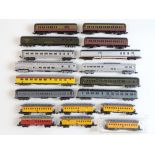 A quantity of unboxed American Outline N Gauge passenger coaches by various manufacturers - G (18)