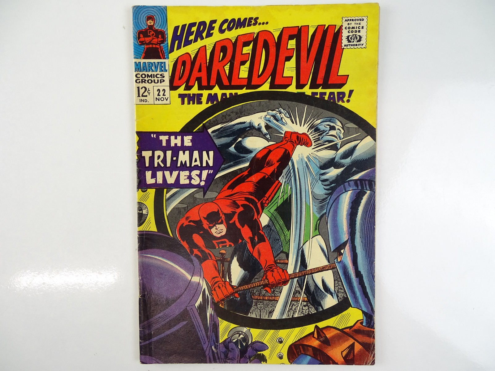 DAREDEVIL #22 - (1966 - MARVEL) - Gladiator, Owl, Masked Marauder appearances - Gene Colan cover and