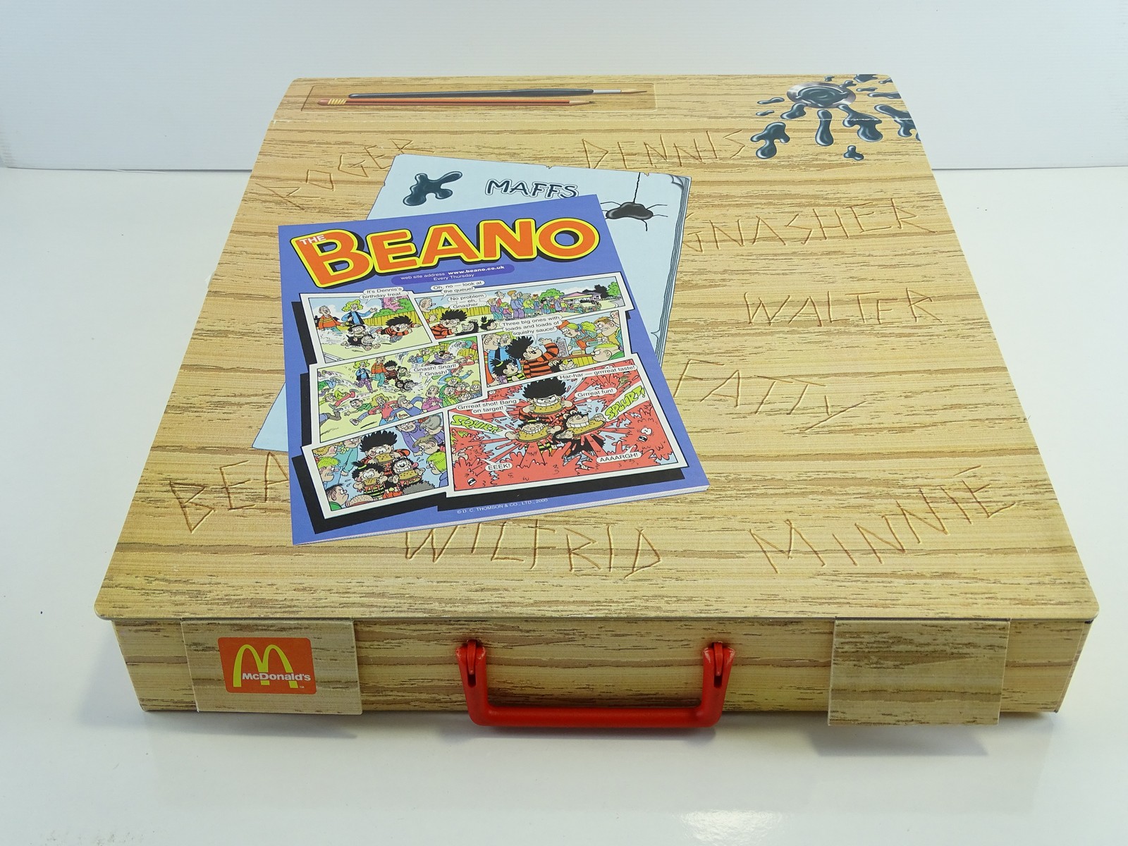 MCDONALDS - BEANO - Happy Meal Presentation Case 2000 - Complete set of 9 figures in desk design - Image 2 of 7