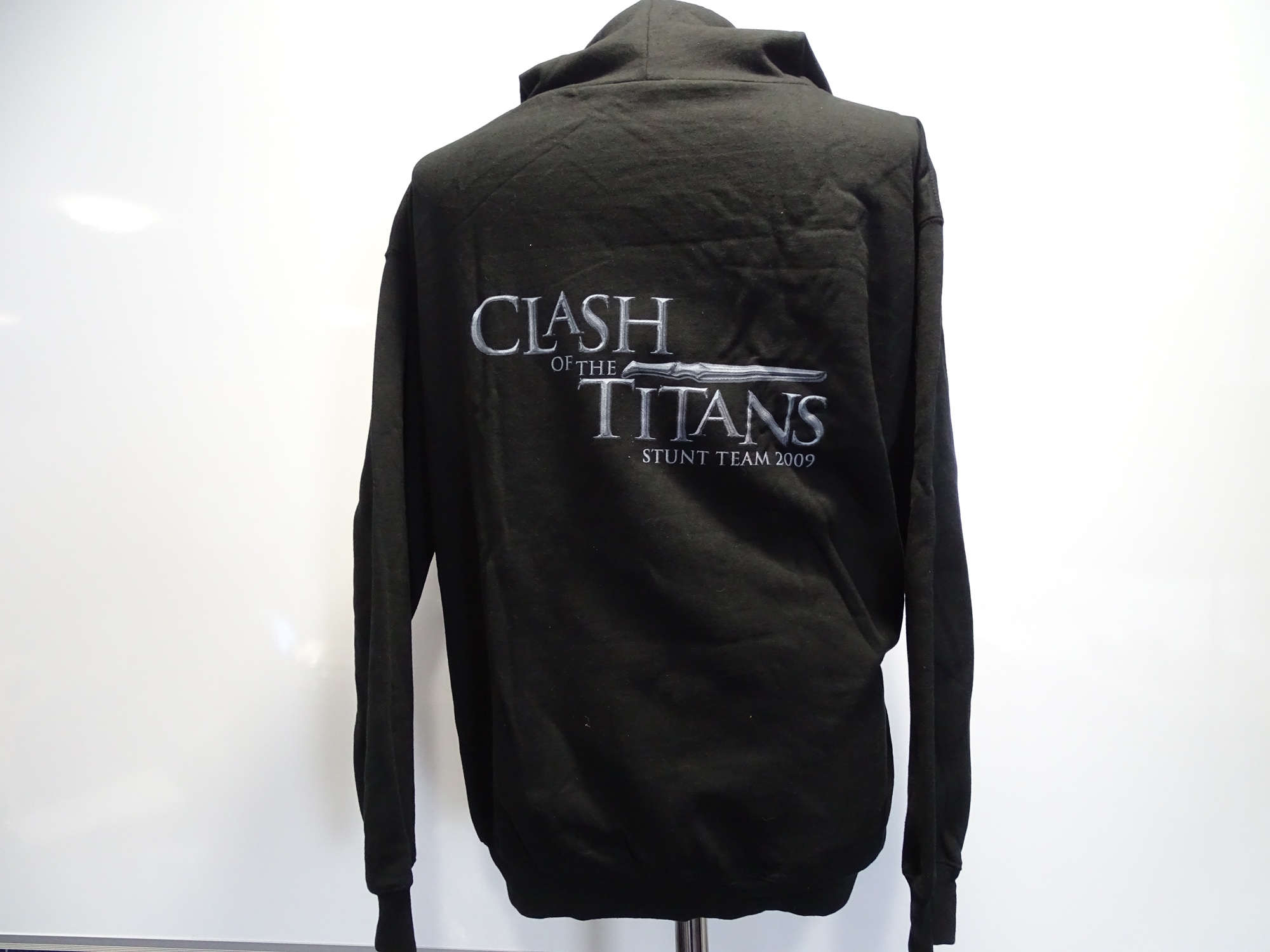 CLASH OF THE TITANS (2010) - Film / Production Crew Issued clothing: an XL black Stunt Team - Image 2 of 2