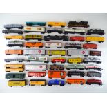 A large quantity of unboxed American Outline rolling stock by various manufacturers - G (45)