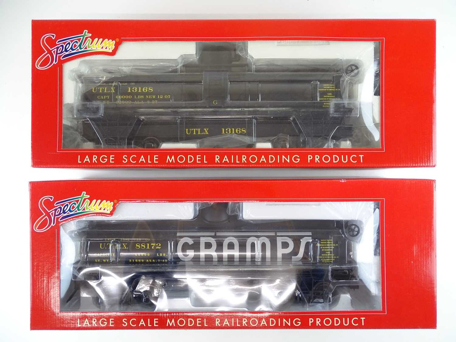 A pair of SPECTRUM American outline G scale narrow gauge 1:20.3 bogie tank wagons - as new, ex-