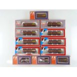A group of LIMA HO Gauge South African Outline hopper wagons in SAR brown livery - VG in F/G