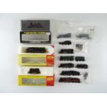 A group of N Gauge steam locomotives by FARISH, MINITRIX and others for spares or repair - F in F