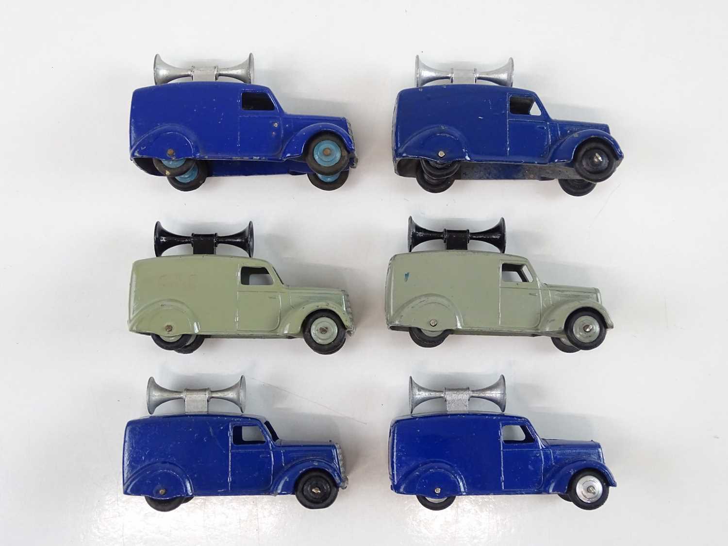 A DINKY 34C Loud Speaker Van trade box complete with 6 examples of the model, 2 in grey and 4 in - Image 7 of 13