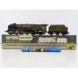 A WRENN OO gauge W2228/A Duchess class steam locomotive in BR green "City of Edinburgh" - VG in G